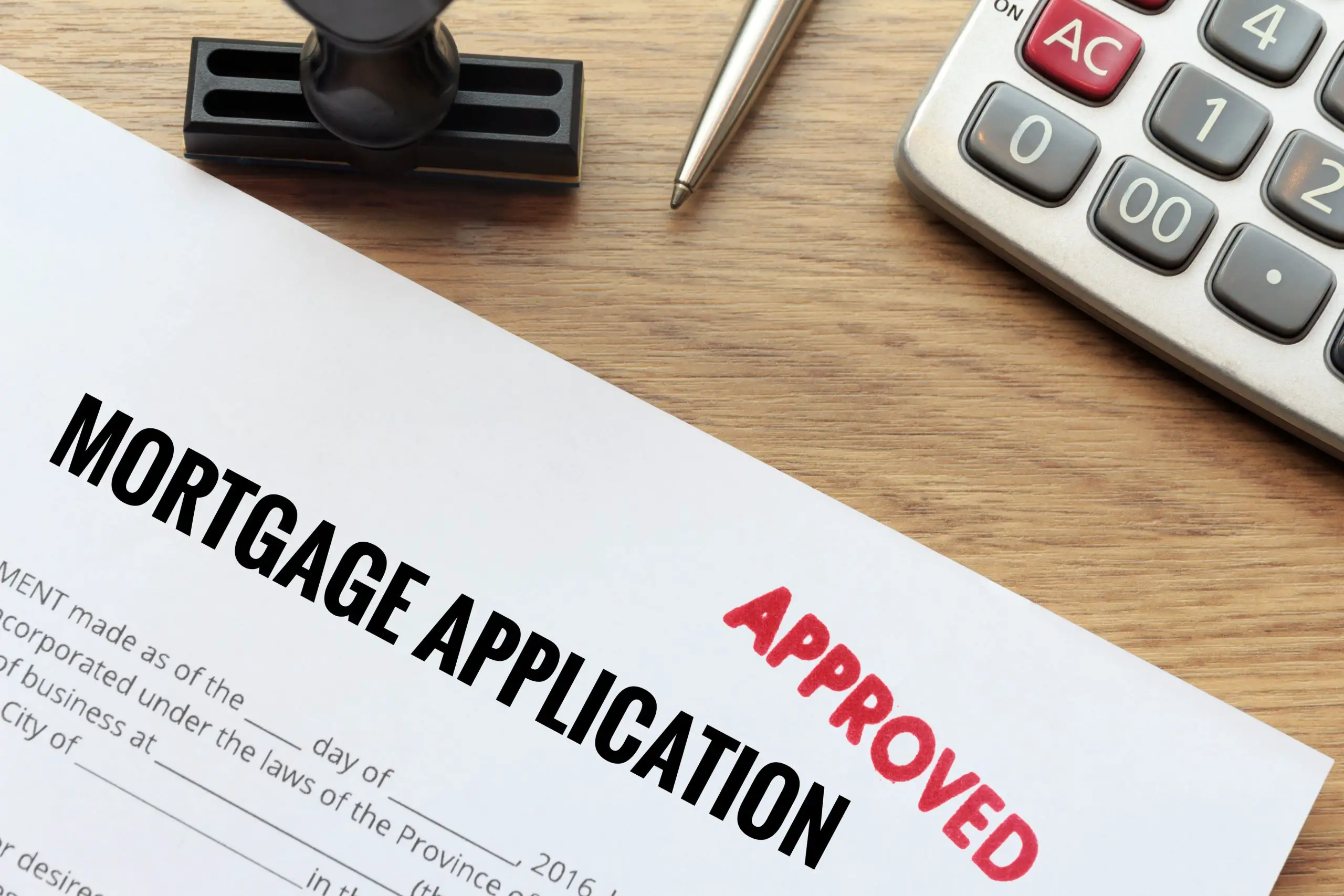 Advantages (and Disadvantages): Mortgage Lenders vs. Banks