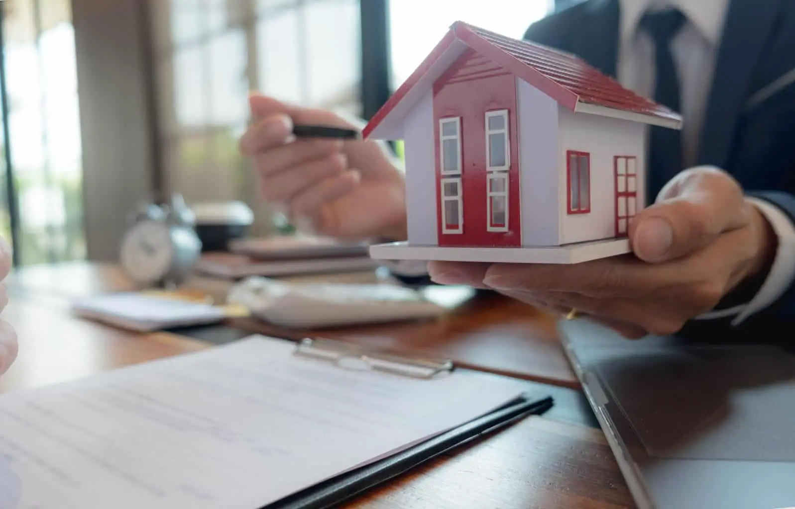 How to Become a Mortgage Advisor